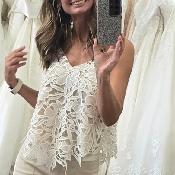 ALICE + OLIVIA SIZE M Sleeveless Lace Blouse - Picture 1 of 10